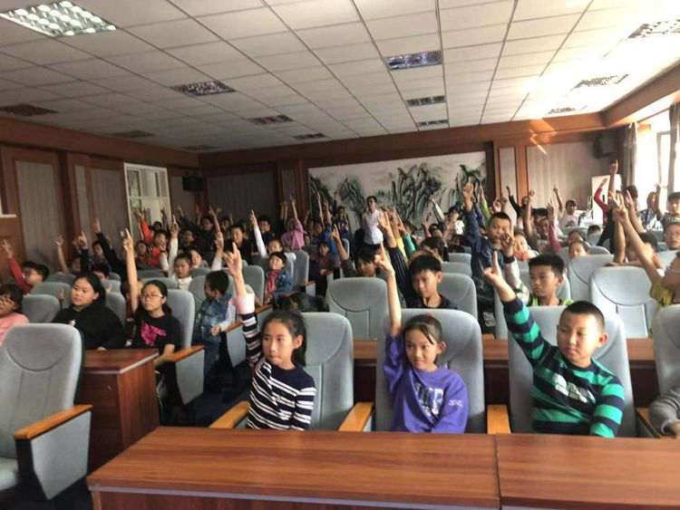 冰雪运动课程进校园走进长青小学